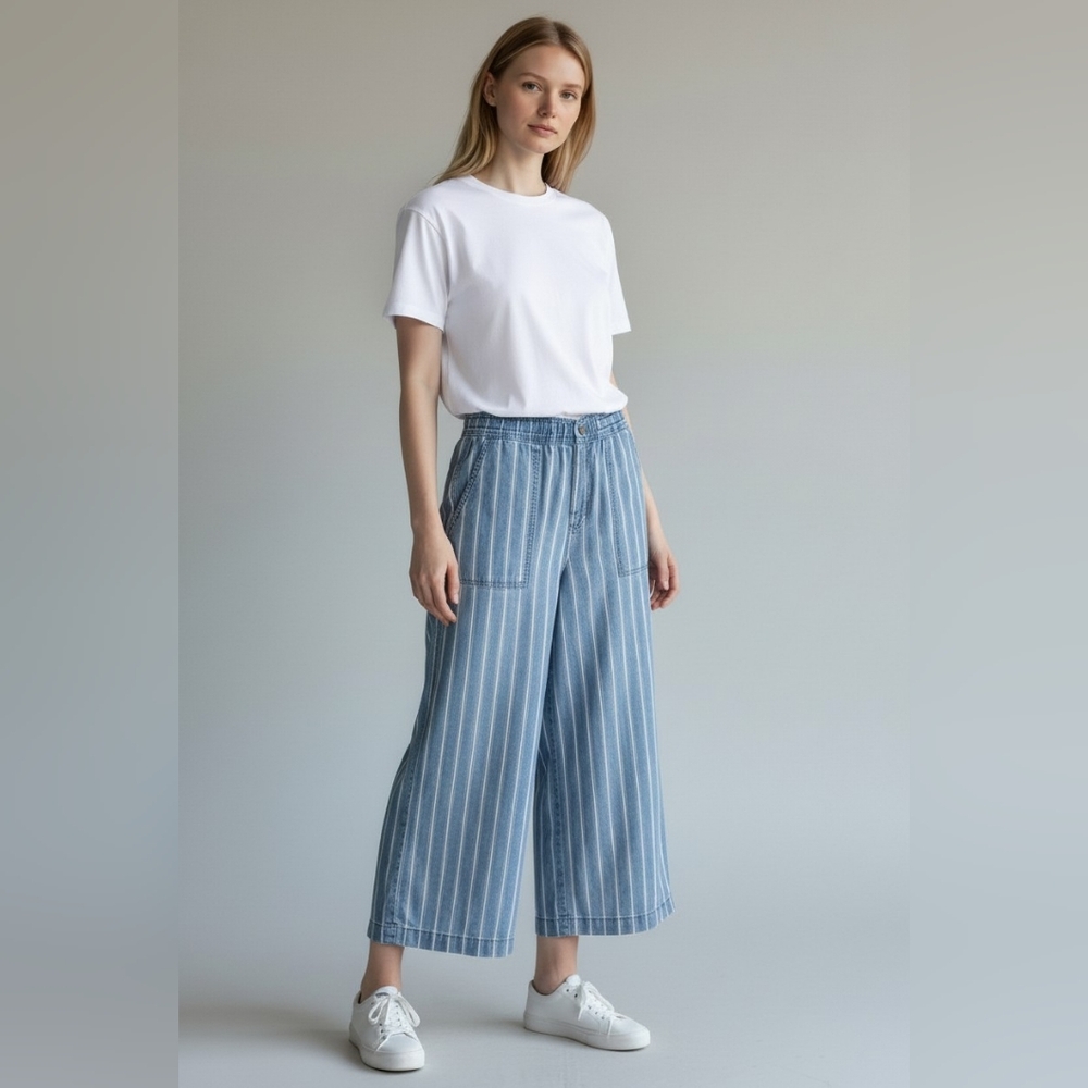 American Eagle Cotton Blue and White Striped Lightweight Relaxed Jeans